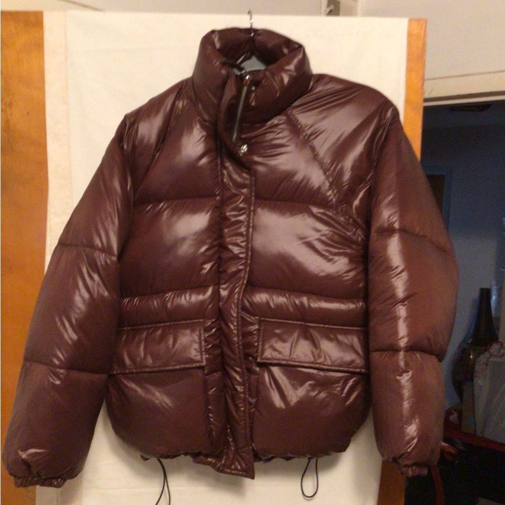 ABERCROMBIE & FITCH  recycled fill puffer water repellent  wind protection SZ M